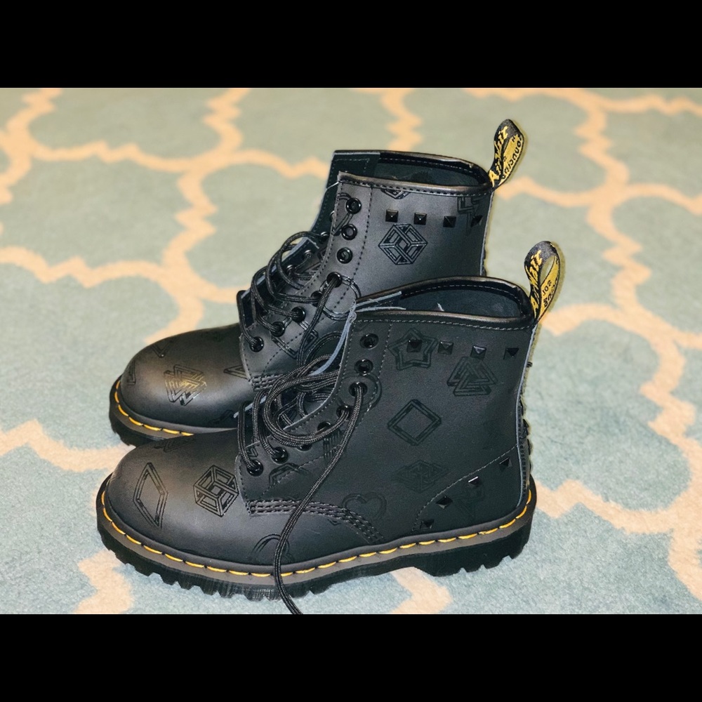Dr. Martens. BRAND NEW. Size 7. 1460 Ben